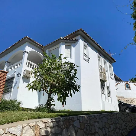 Villa With A Big Garden And Heated Pool Malaga Exterior photo